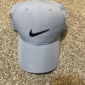 Nike Men's Light Gray Cap with Black Logo